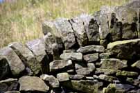 Wal gerrig . Stone wall